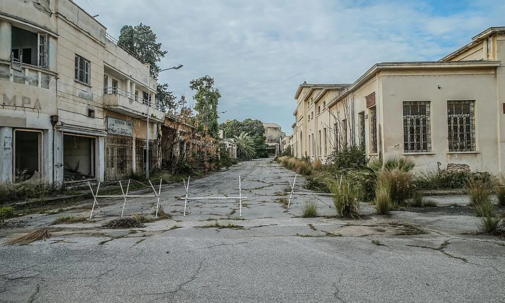 Τουρκοκύπρια δημοσιογράφος αποκαλύπτει: Υπάρχουν 2 Ελληνοκύπριοι στρατιώτες θαμμένοι σε αυλή σπιτιού στα Βαρώσια